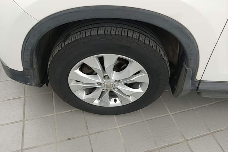 Used Honda CR-V 2013 2.4L two-wheel drive luxury version Left Front Wheel Hub