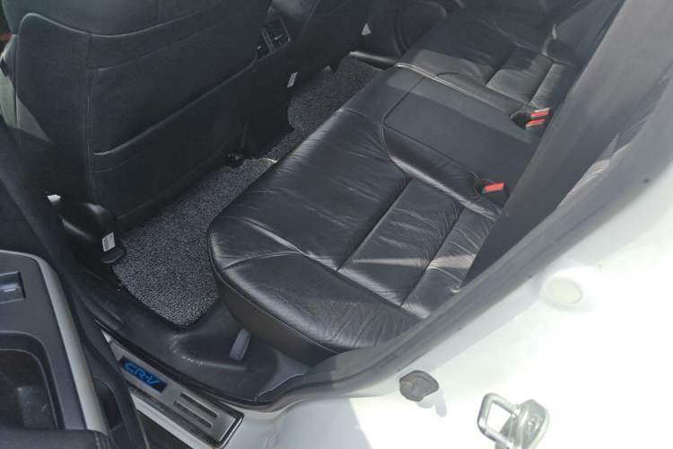 Used Honda CR-V 2013 2.4L two-wheel drive luxury version Left Rear Seat