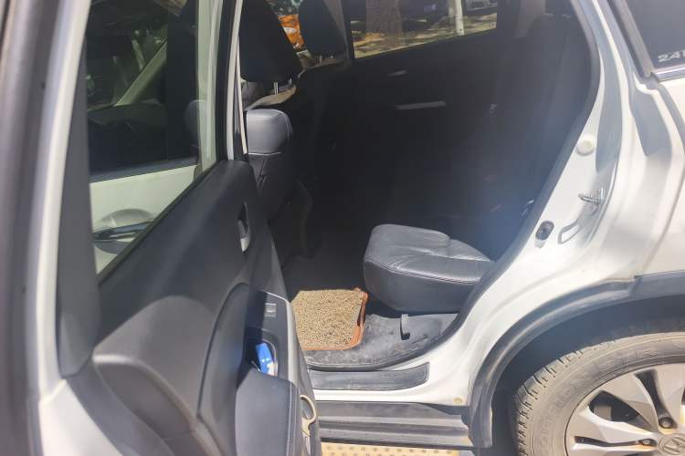 Used Honda CR-V 2013 2.4L two-wheel drive luxury version Left Rear Seat
