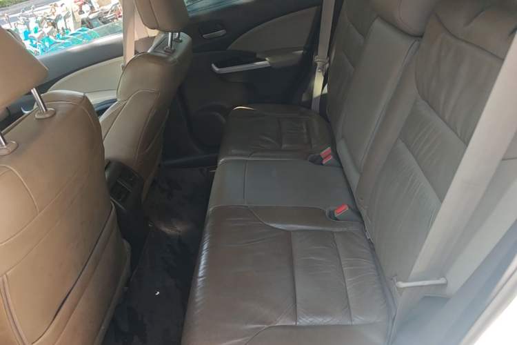 Used Honda CR-V 2013 2.4L two-wheel drive luxury version Left Rear Seat