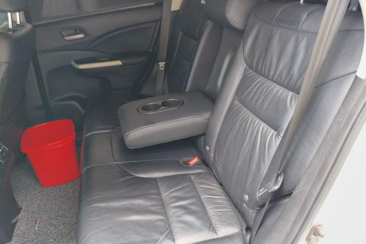Used Honda CR-V 2013 2.4L two-wheel drive luxury version Left Rear Seat