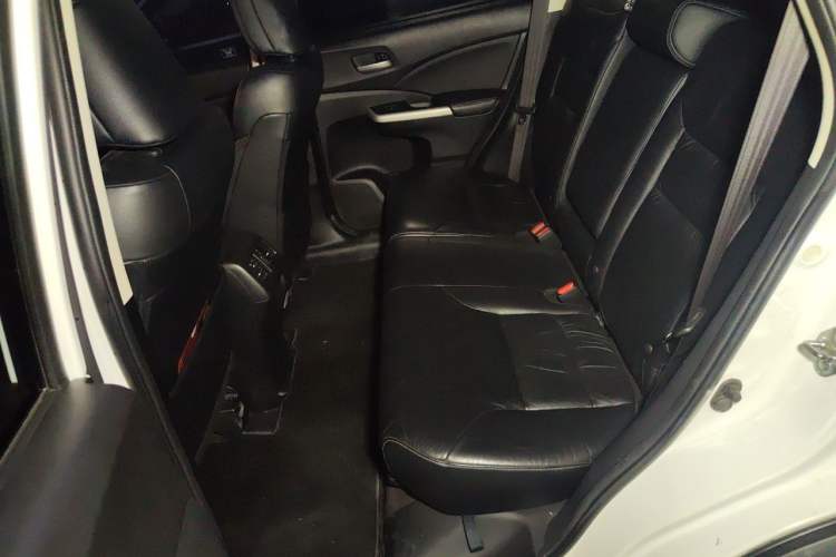 Used Honda CR-V 2013 2.4L two-wheel drive luxury version Left Rear Seat