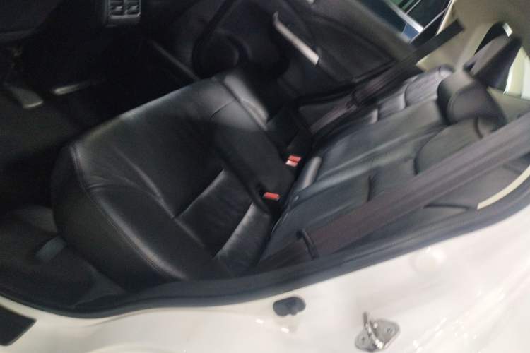 Used Honda CR-V 2013 2.4L two-wheel drive luxury version Left Rear Seat