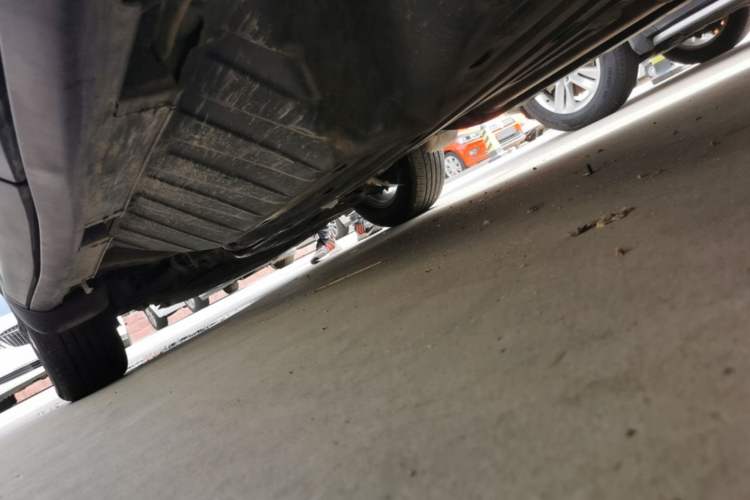 Used Honda CR-V 2013 2.4L two-wheel drive luxury version Left Side Sill