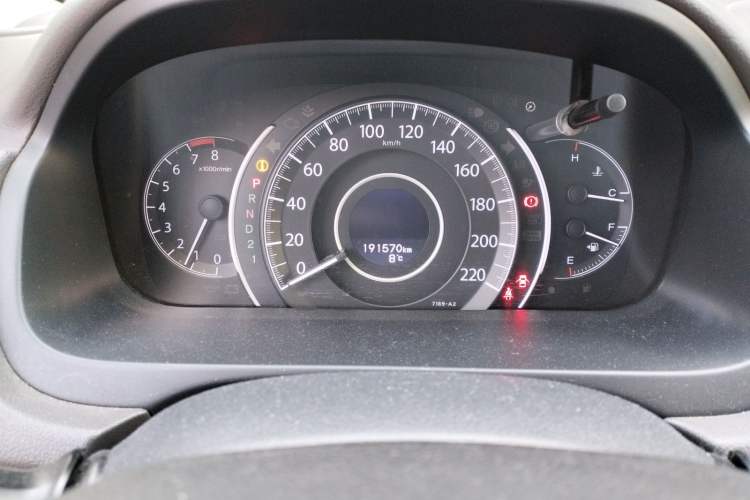 Used Honda CR-V 2013 2.4L two-wheel drive luxury version Odometer Close Up