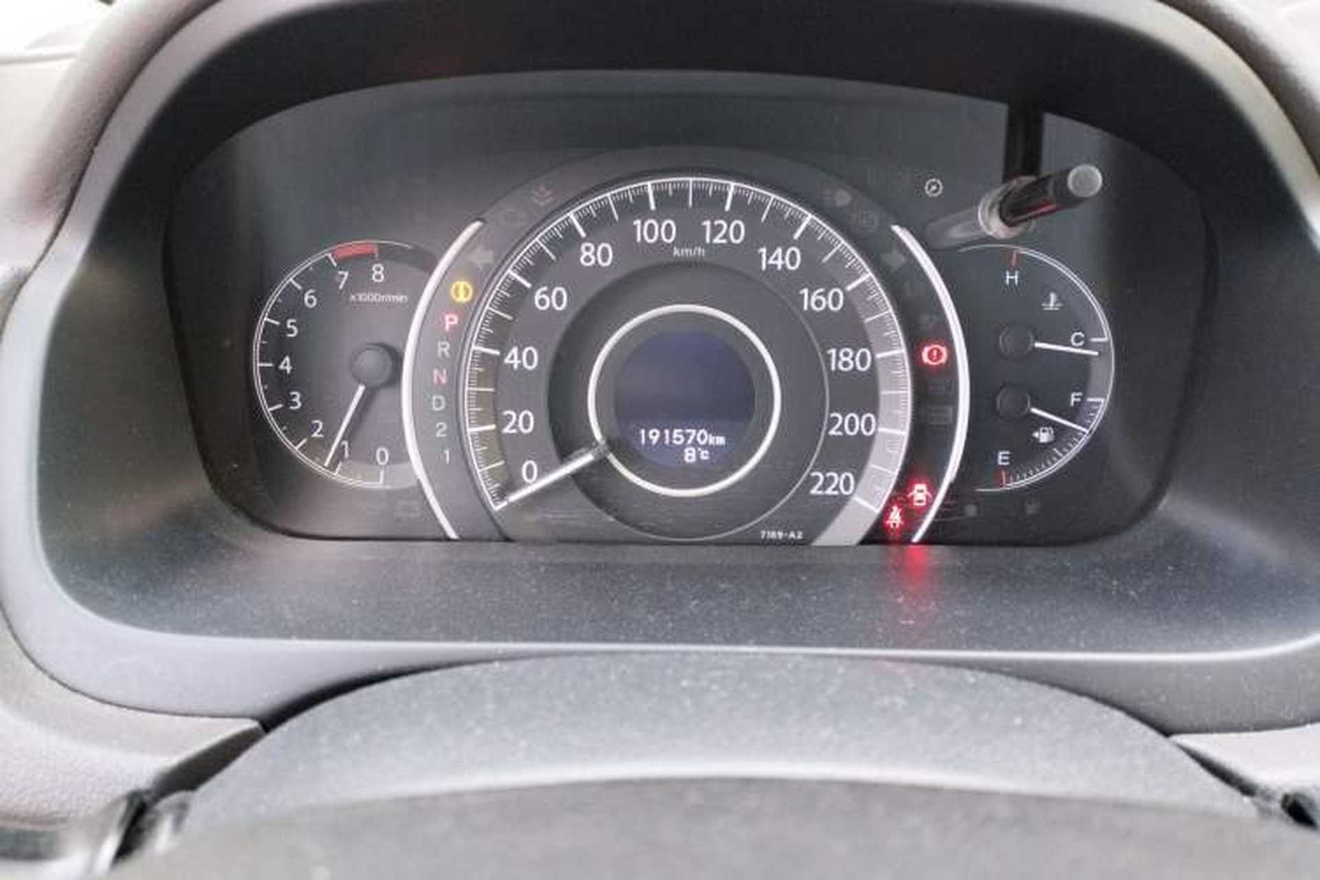 Used Honda CR-V 2013 2.4L two-wheel drive luxury version Odometer Close Up