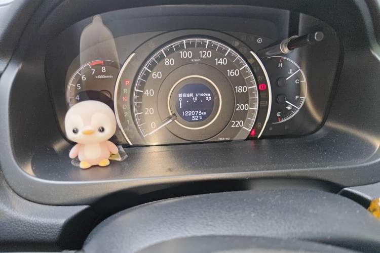 Used Honda CR-V 2013 2.4L two-wheel drive luxury version Odometer Close Up