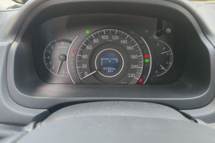 Used Honda CR-V 2013 2.4L four-wheel drive luxury version Odometer Close Up