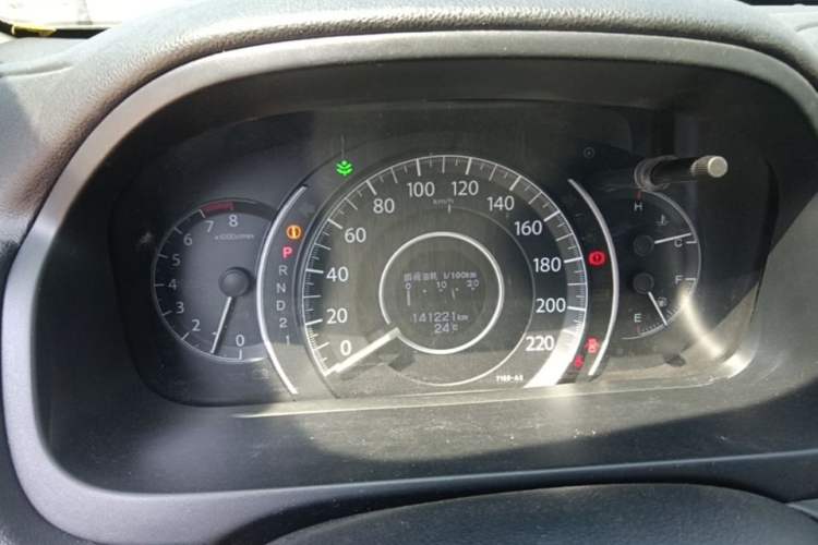 Used Honda CR-V 2013 2.4L two-wheel drive luxury version Odometer Close Up