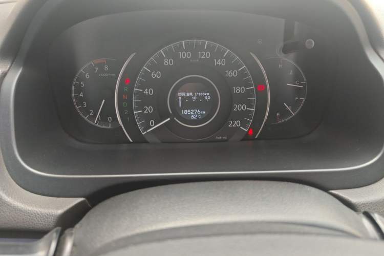 Used Honda CR-V 2013 2.4L four-wheel drive luxury version Odometer Close Up