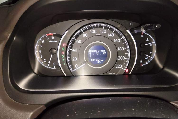 Used Honda CR-V 2013 2.4L two-wheel drive luxury version Odometer Close Up