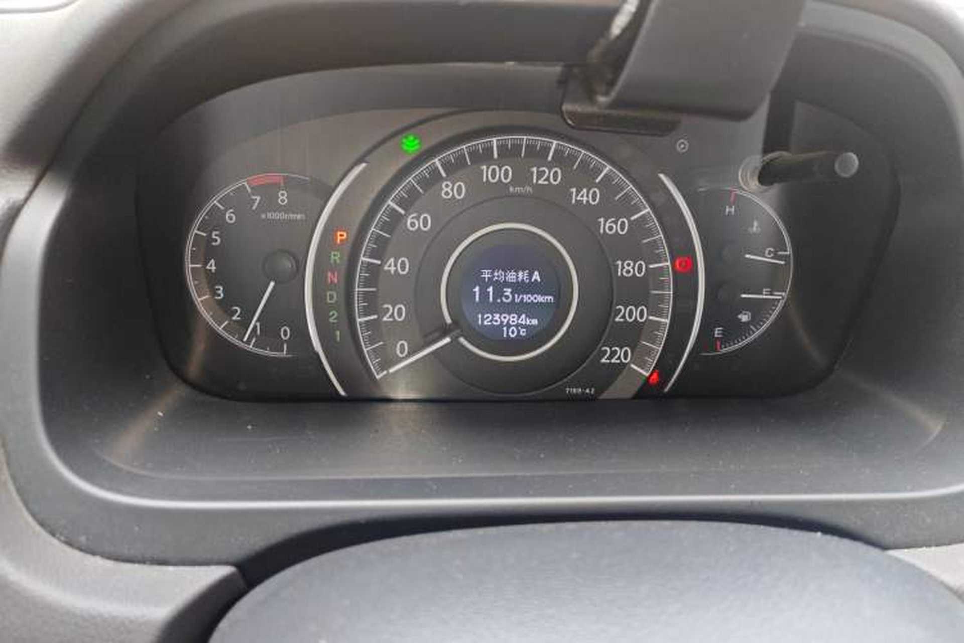 Used Honda CR-V 2013 2.4L two-wheel drive luxury version Odometer Close Up