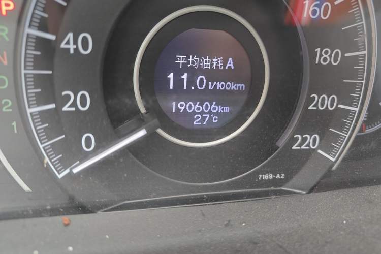 Used Honda CR-V 2013 2.0L Four-wheel Drive Classic Edition Odometer Close Up