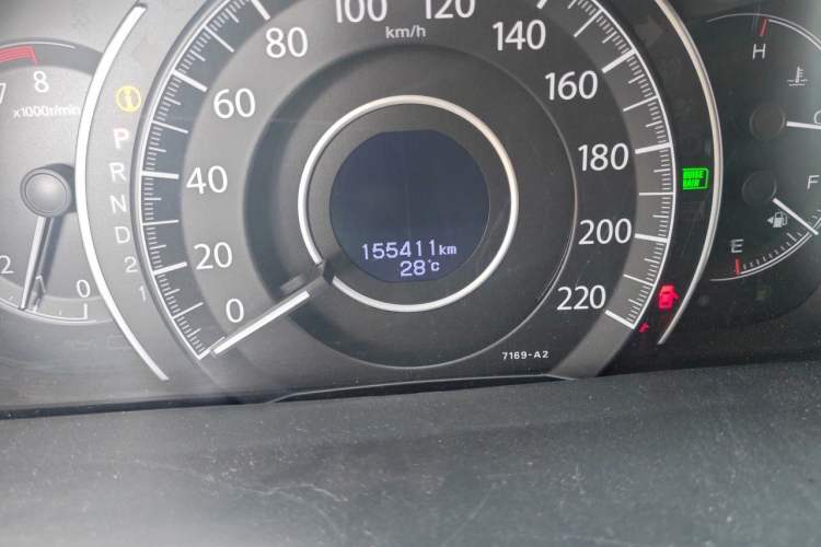 Used Honda CR-V 2013 2.4L four-wheel drive luxury version Odometer Close Up