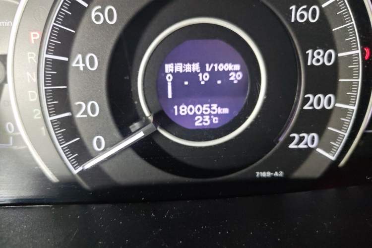 Used Honda CR-V 2013 2.4L two-wheel drive luxury version Odometer Close Up