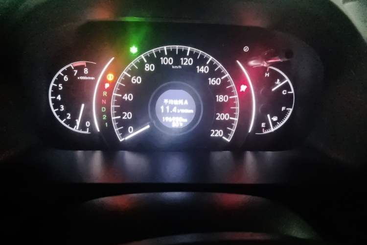 Used Honda CR-V 2013 2.4L four-wheel drive luxury version Odometer Close Up