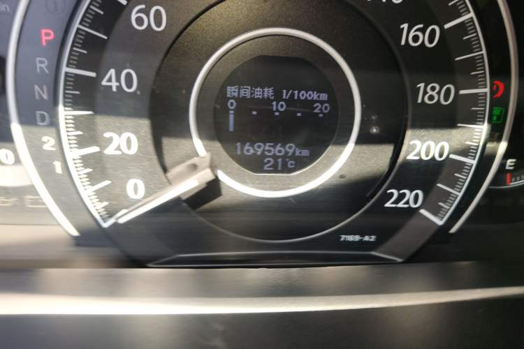 Used Honda CR-V 2013 2.4L four-wheel drive luxury version Odometer Close Up