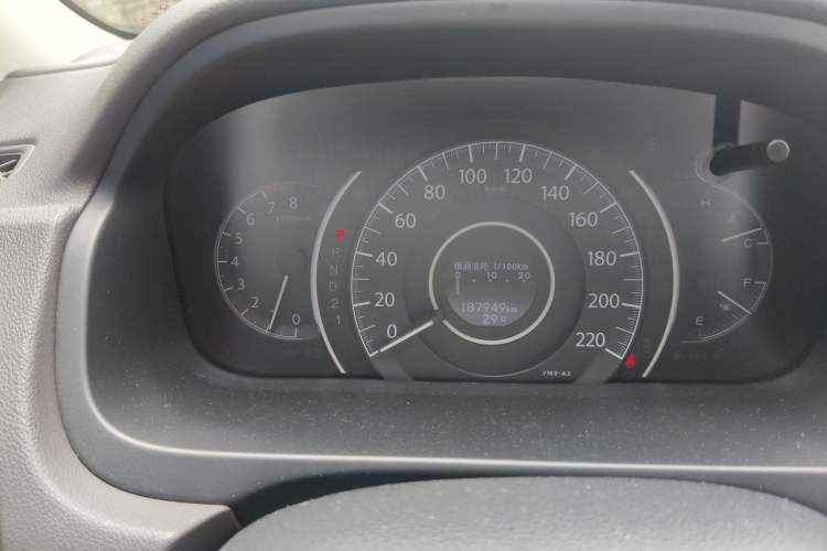 Used Honda CR-V 2013 2.4L four-wheel drive luxury version Odometer Close Up