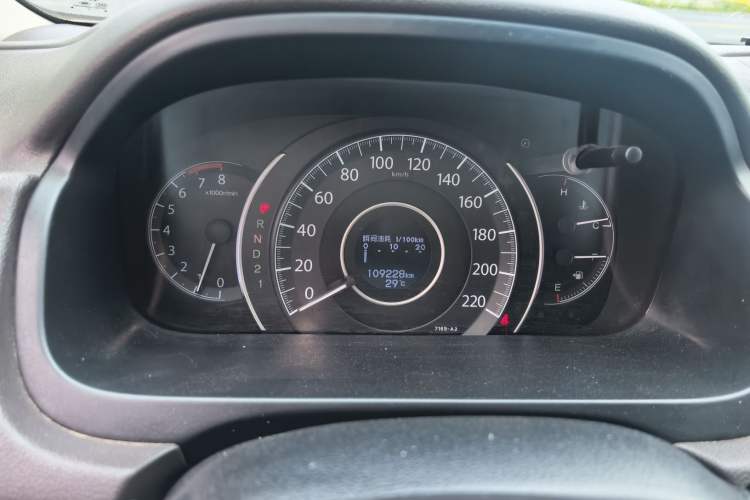 Used Honda CR-V 2013 2.0L Four-wheel Drive Classic Edition Odometer Close Up