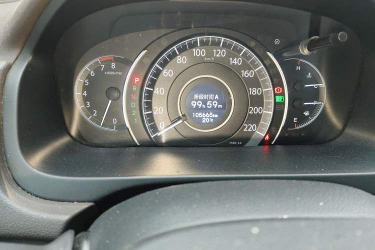 Used Honda CR-V 2013 2.4L four-wheel drive luxury version Odometer Close Up