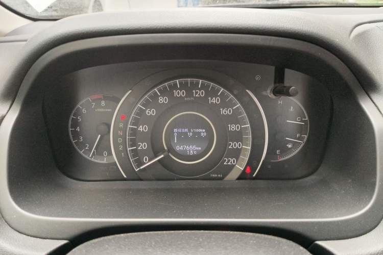 Used Honda CR-V 2013 2.4L two-wheel drive luxury version Odometer Close Up
