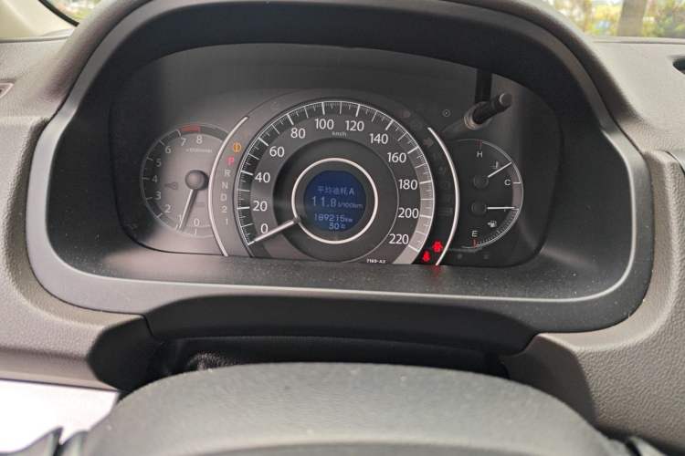 Used Honda CR-V 2013 2.4L two-wheel drive luxury version Odometer Close Up