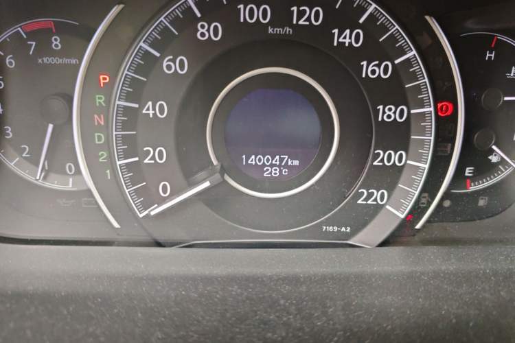 Used Honda CR-V 2013 2.4L two-wheel drive luxury version Odometer Close Up