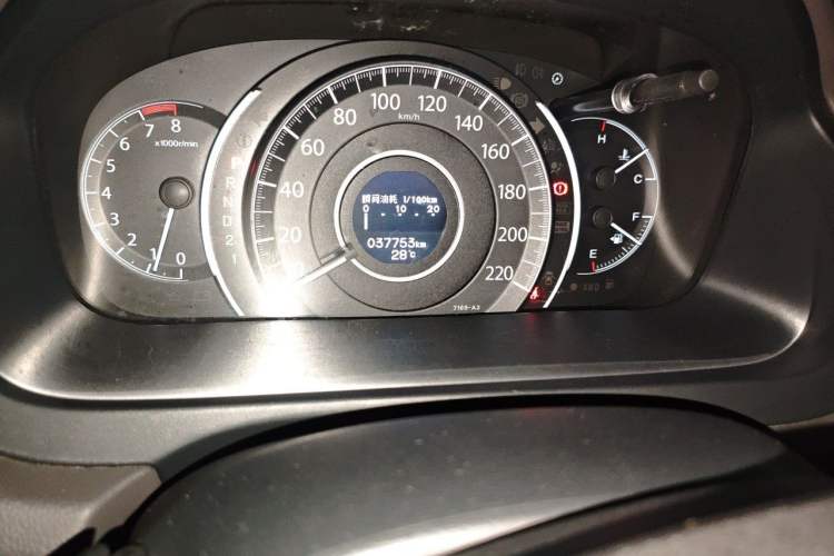 Used Honda CR-V 2013 2.4L four-wheel drive luxury version Odometer Close Up