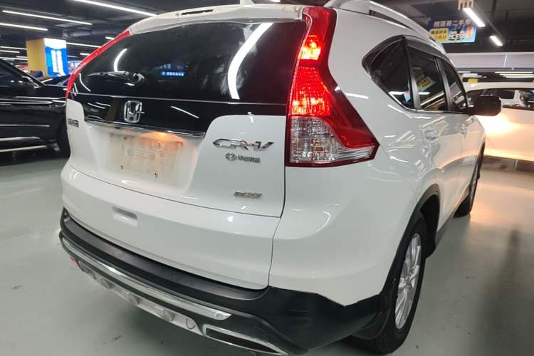 Used Honda CR-V 2013 2.0L 2WD Classic Edition Rear Right 45 Deg