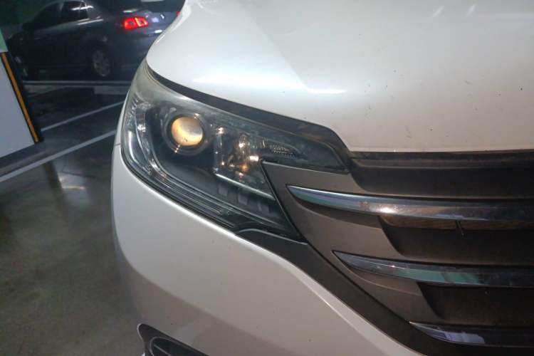 Used Honda CR-V 2013 2.4L four-wheel drive luxury version Right Front Headlight