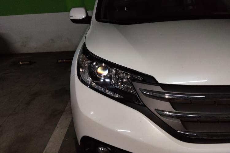 Used Honda CR-V 2013 2.4L two-wheel drive luxury version Right Front Headlight