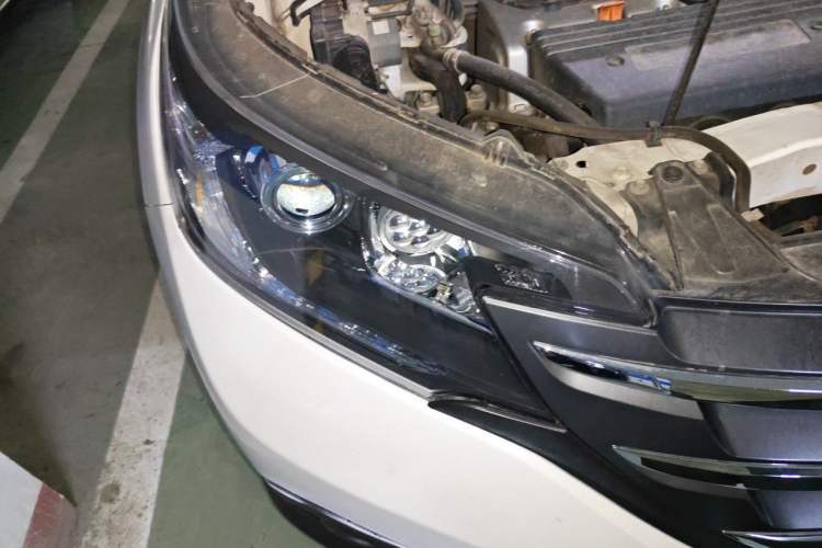 Used Honda CR-V 2013 2.4L four-wheel drive luxury version Right Front Headlight