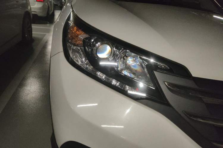 Used Honda CR-V 2013 2.4L two-wheel drive luxury version Right Front Headlight