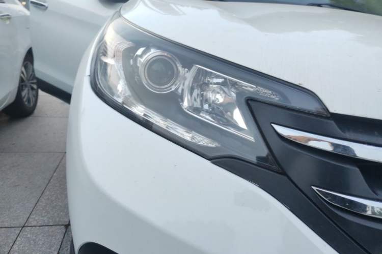 Used Honda CR-V 2013 2.4L four-wheel drive luxury version Right Front Headlight