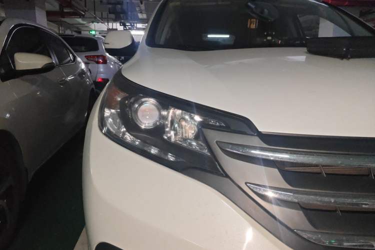 Used Honda CR-V 2013 2.4L four-wheel drive luxury version Right Front Headlight