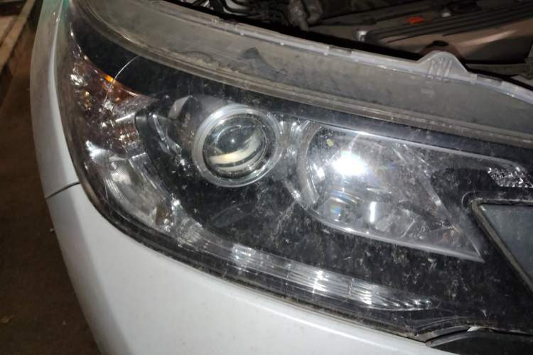 Used Honda CR-V 2013 2.4L four-wheel drive luxury version Right Front Headlight