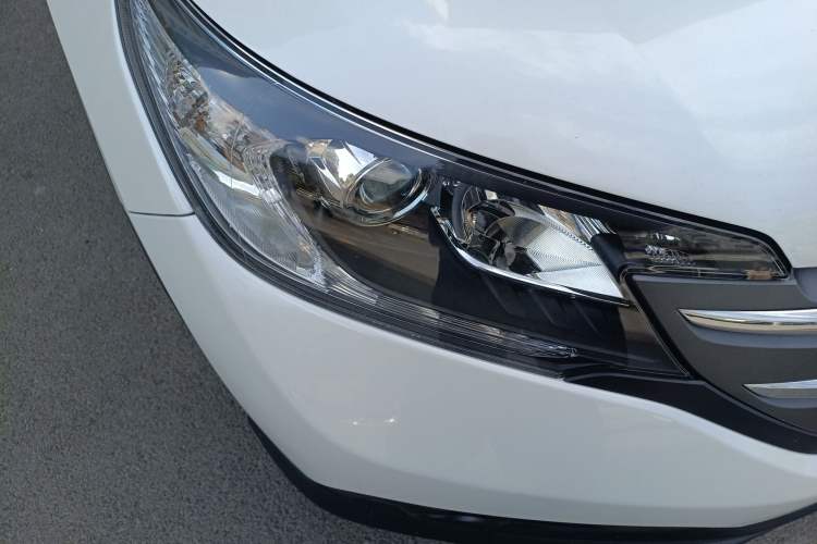 Used Honda CR-V 2013 2.4L four-wheel drive luxury version Right Front Headlight