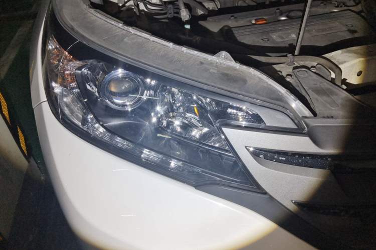 Used Honda CR-V 2013 2.4L four-wheel drive luxury version Right Front Headlight
