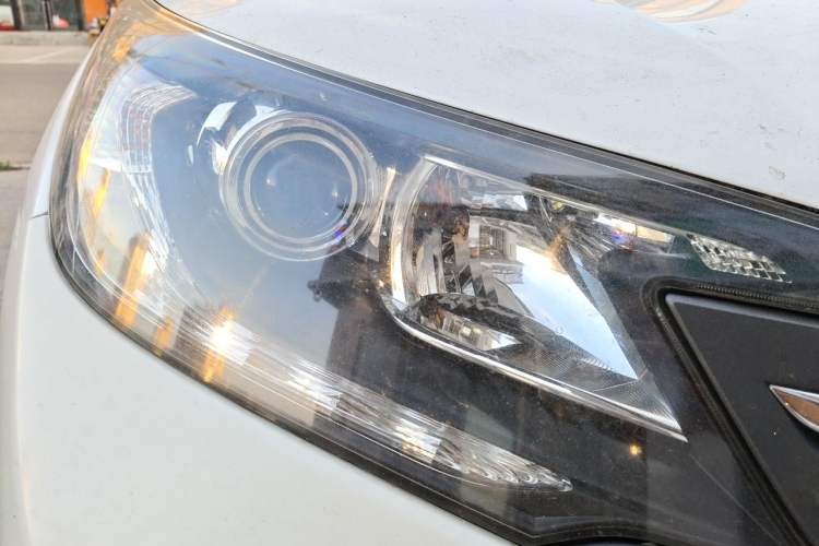 Used Honda CR-V 2013 2.4L two-wheel drive luxury version Right Front Headlight