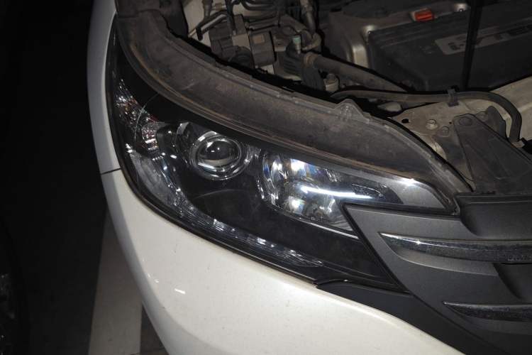 Used Honda CR-V 2013 2.4L four-wheel drive luxury version Right Front Headlight