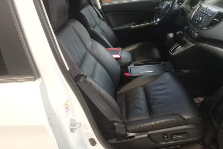 Used Honda CR-V 2013 2.4L four-wheel drive luxury version Right Front Seat