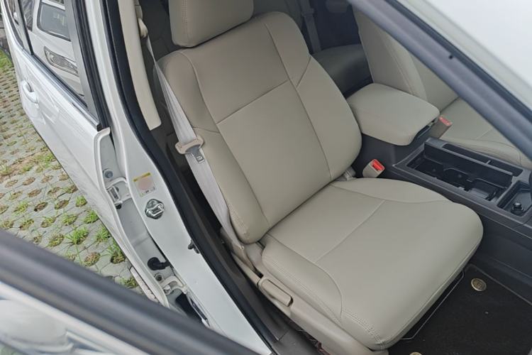 Used Honda CR-V 2013 2.0L 2WD Classic Edition Right Front Seat