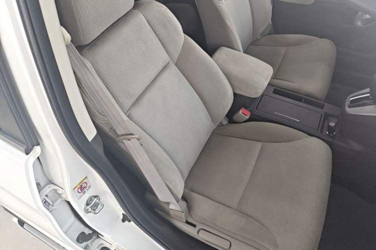 Used Honda CR-V 2013 2.0L 2WD Classic Edition Right Front Seat