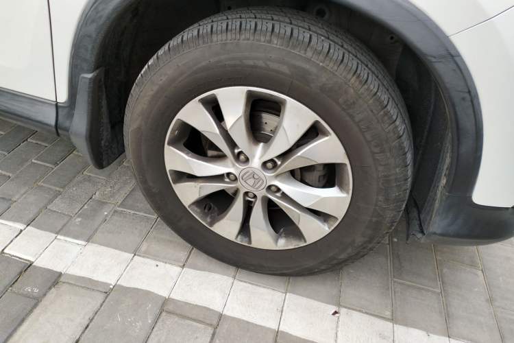 Used Honda CR-V 2013 2.4L two-wheel drive luxury version Right Front Wheel Hub
