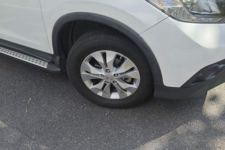 Used Honda CR-V 2013 2.4L four-wheel drive luxury version Right Front Wheel Hub