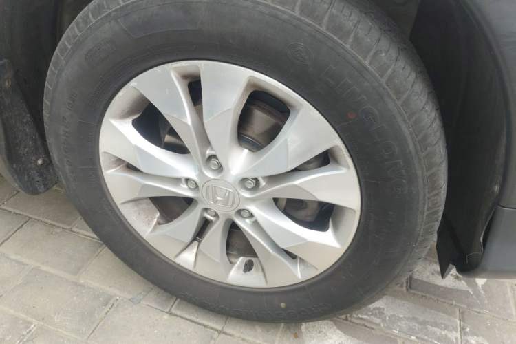 Used Honda CR-V 2013 2.4L four-wheel drive luxury version Right Front Wheel Hub