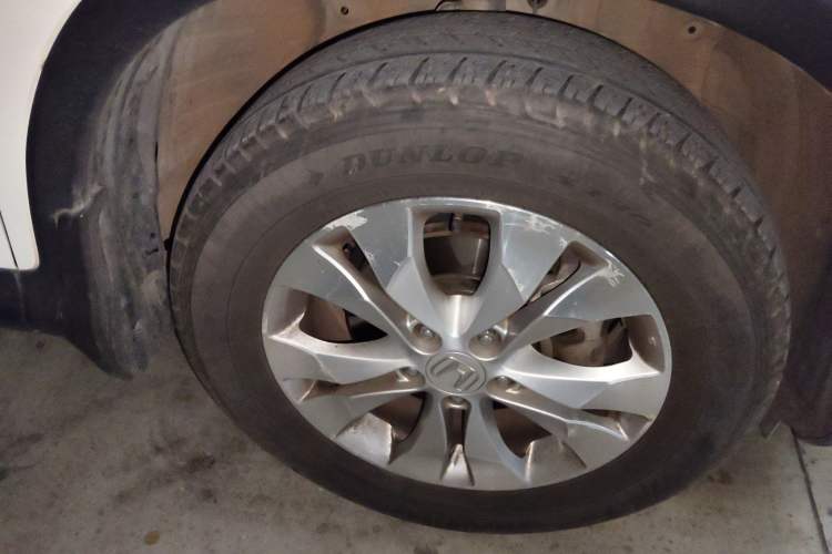 Used Honda CR-V 2013 2.4L two-wheel drive luxury version Right Front Wheel Hub