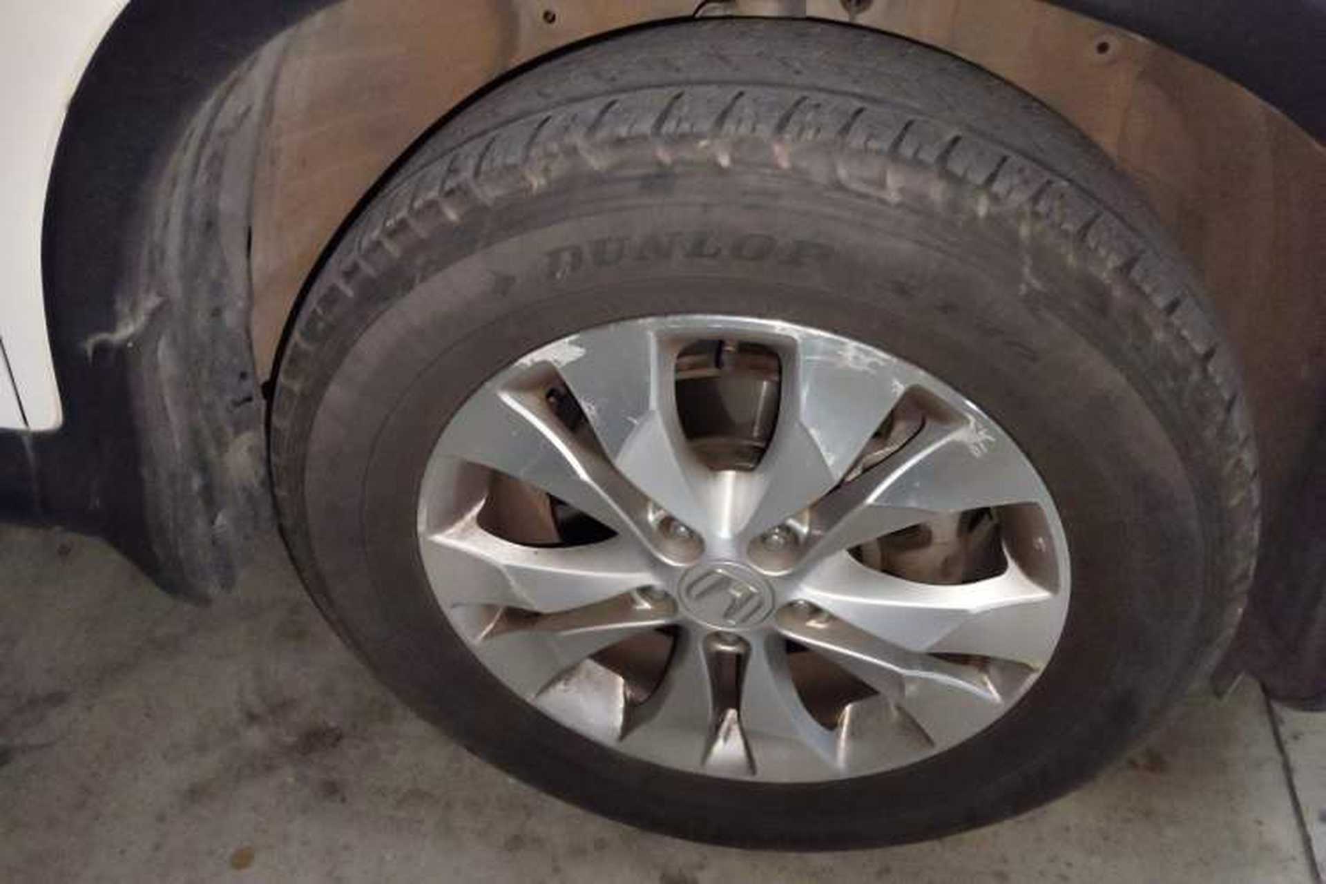 Used Honda CR-V 2013 2.4L two-wheel drive luxury version Right Front Wheel Hub