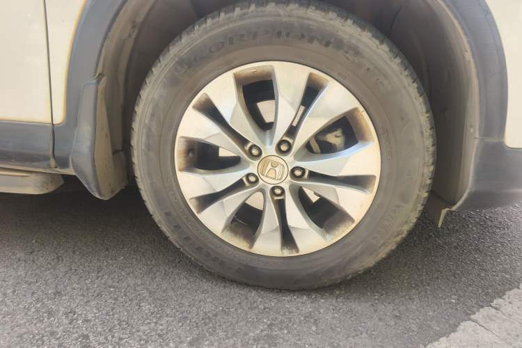 Used Honda CR-V 2013 2.4L two-wheel drive luxury version Right Front Wheel Hub