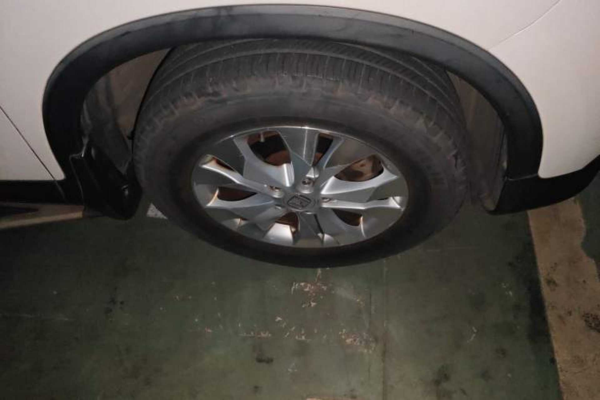 Used Honda CR-V 2013 2.4L two-wheel drive luxury version Right Front Wheel Hub